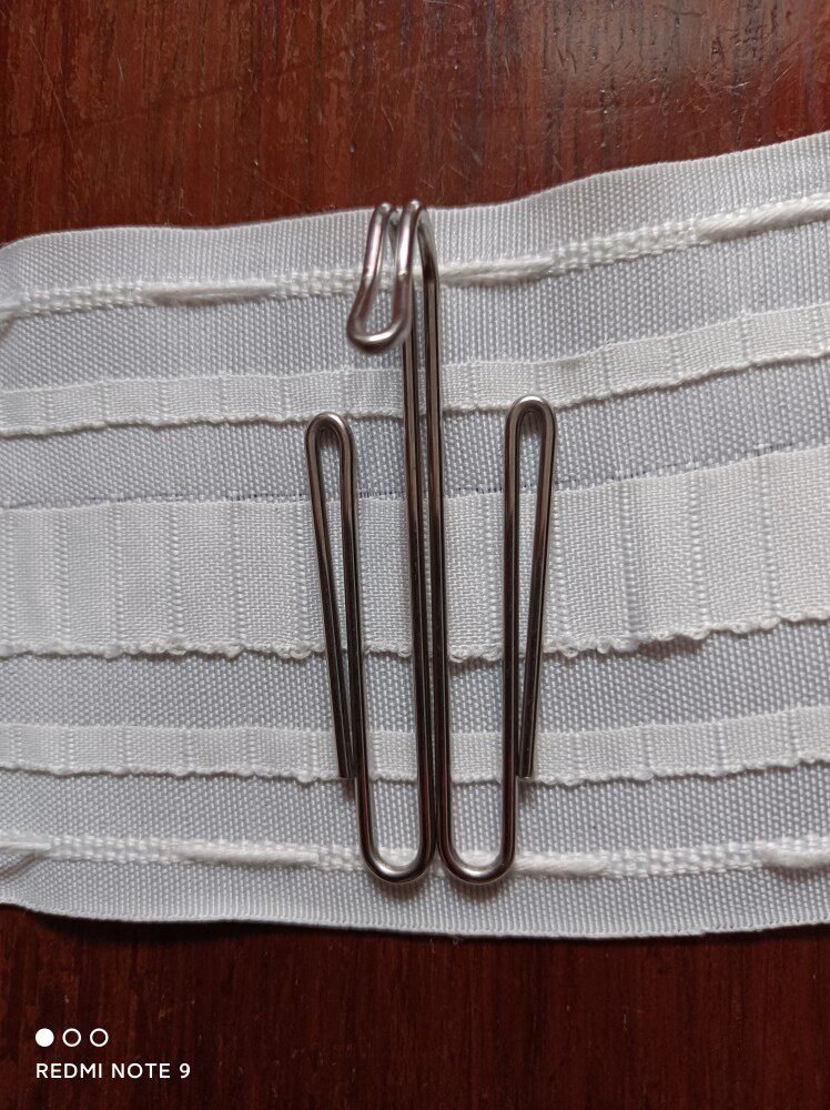 Two claw lowering hook, stainless steel cloth strap hook, 304 material curtain extension hook, solves the problem of sliding rail jamming by 7.5 centimeters