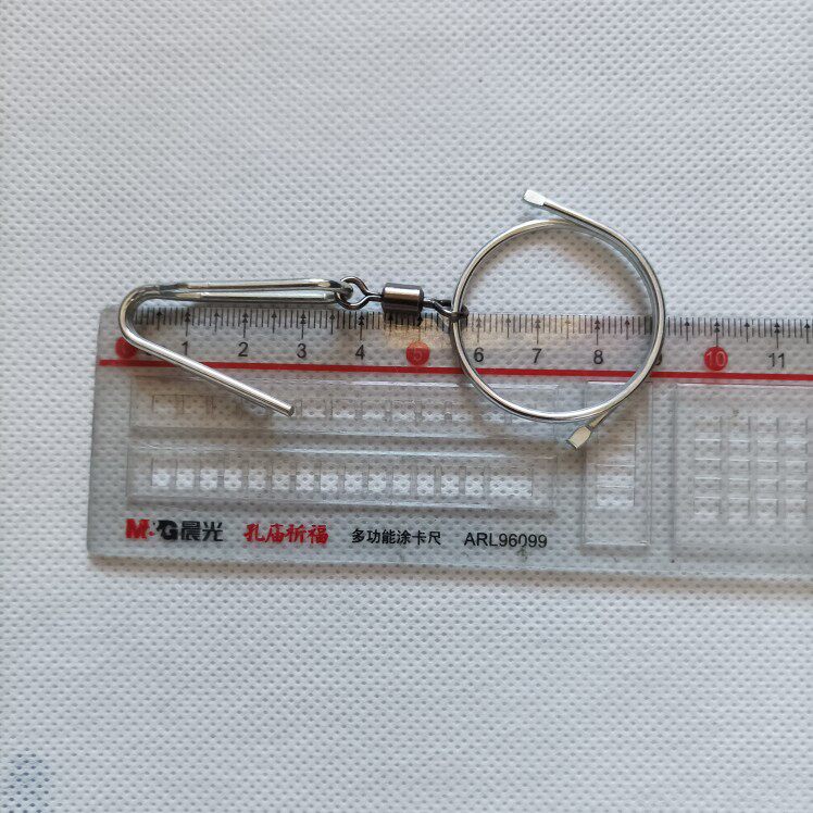 If the curtains are short, they need to be lengthened with hooks. Roman ring curtains, curtain rings, and curtains should be lengthened with hooks